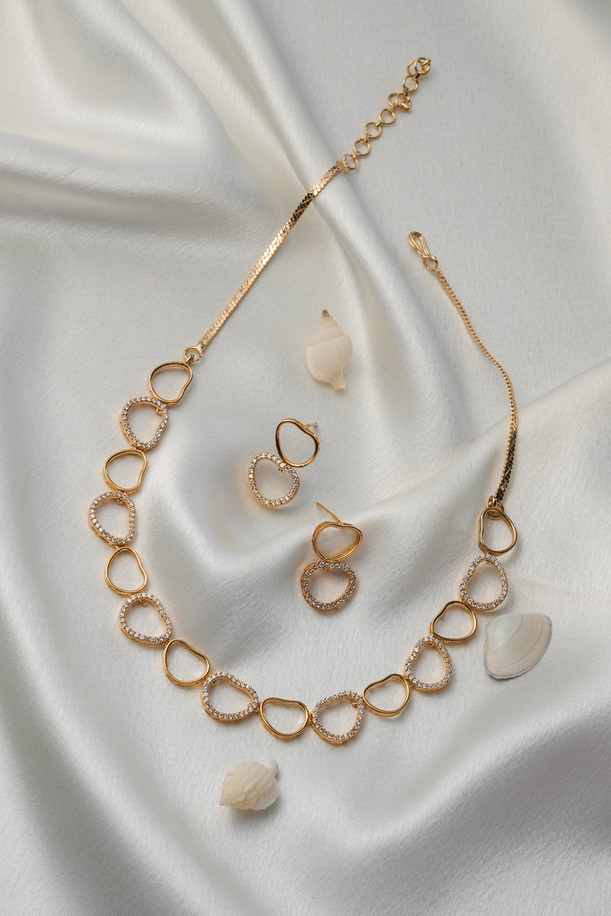 Gold-Tone Teardrop Link Necklace & Earrings Set for Women