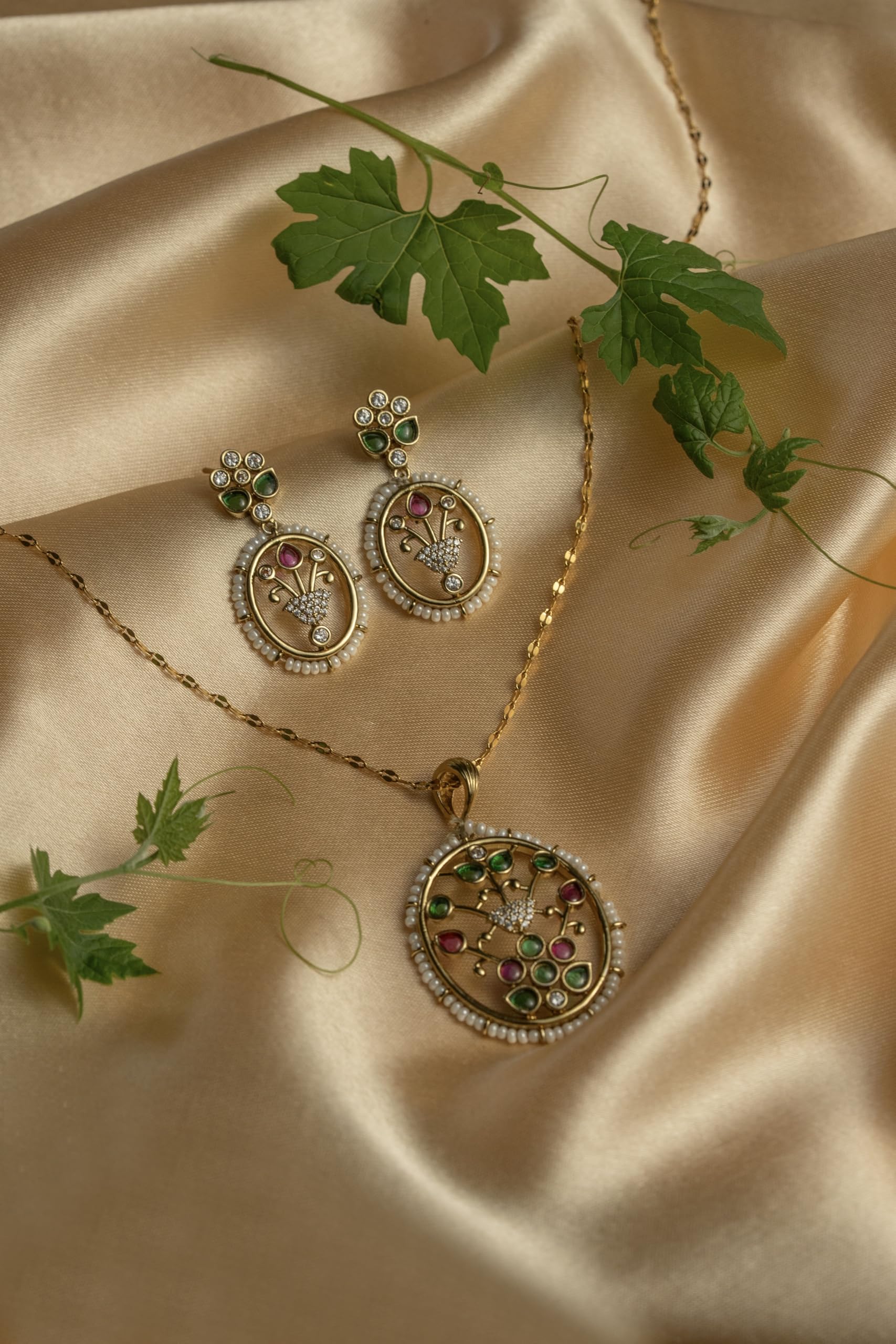 KAYRAH Women Pink Brass Material Crafted Kundan Stone Studed Necklace with Earrings with Matching Earrings with Matching Earrings