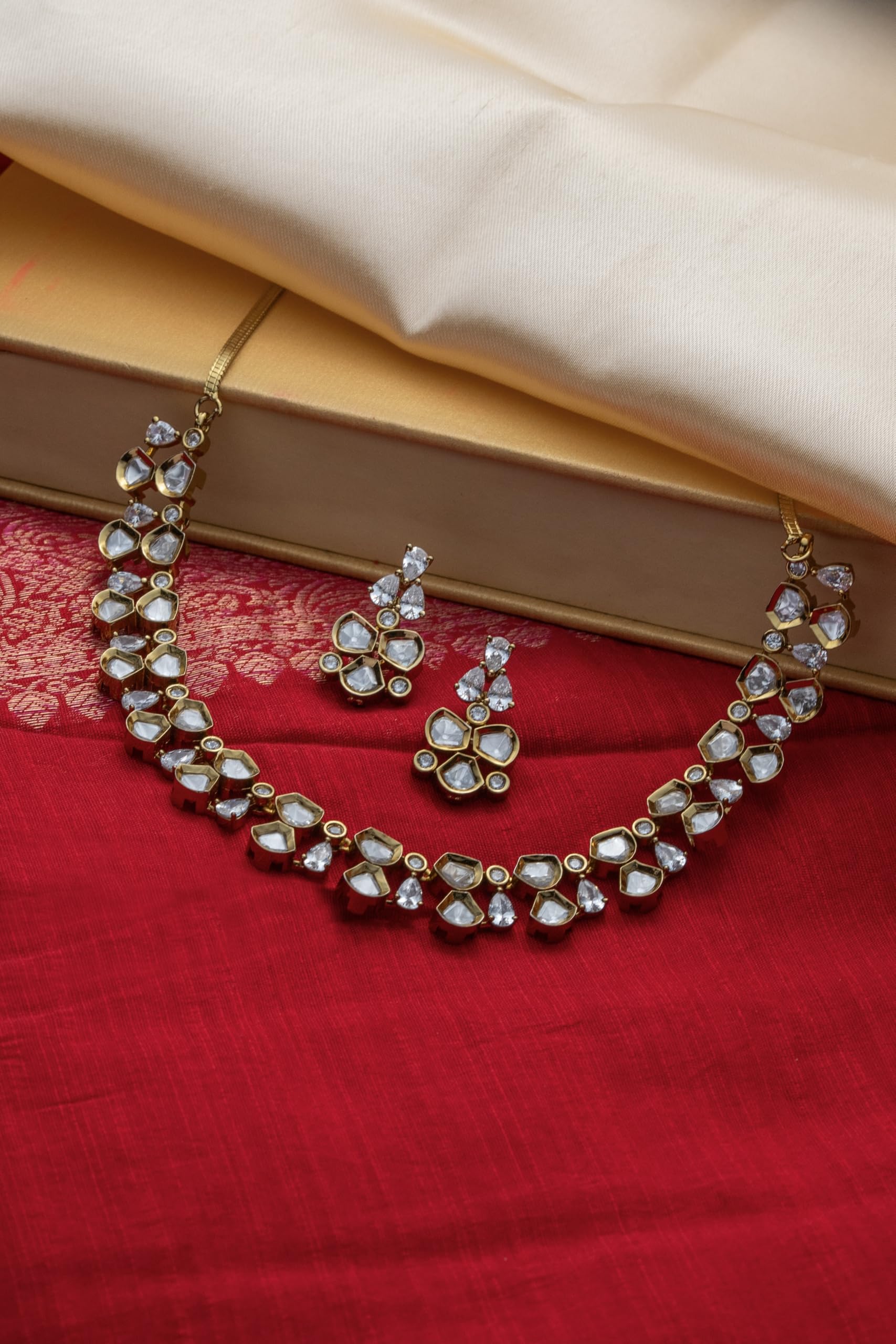 KAYRAH Women Green Brass Material Crafted Kundan Stone Studed Necklace with Earrings with Matching Earrings with Matching Earrings