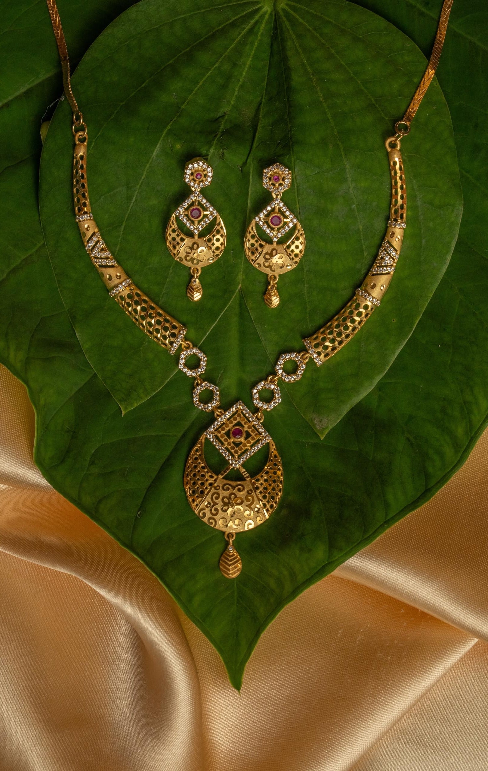 KAYRAH Gold Plated Floral Necklace Set for Women with Matching Earrings with Matching Earrings