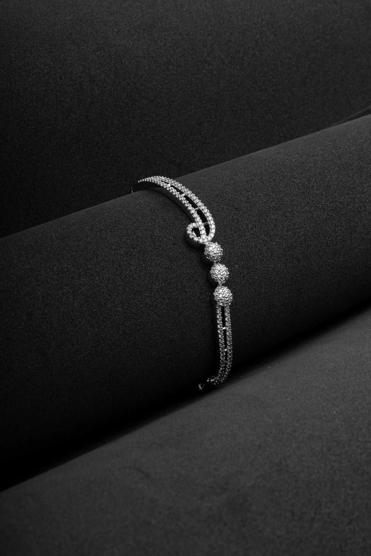 Silver-Tone Minimal Crystal Bead Bracelet for Women
