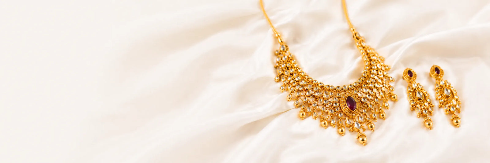 Royal Grace Necklace Set